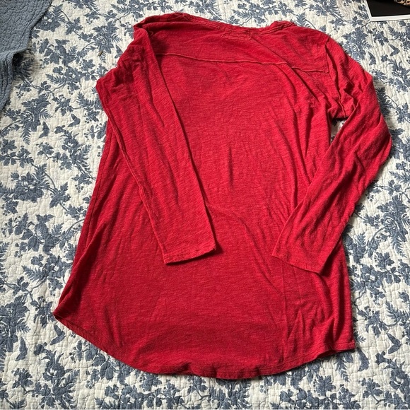 Women's V-Neck Long Sleeve Tops - Blue and Red - Picture 12 of 16